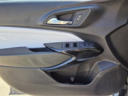 Certified 2025 Chevrolet Trax LT w/ LT Convenience Package image 29