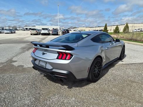 Used 2024 Ford Mustang Coupe RWD image 5
