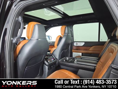 Used 2020 Lincoln Navigator Reserve AWD/4WD image 17
