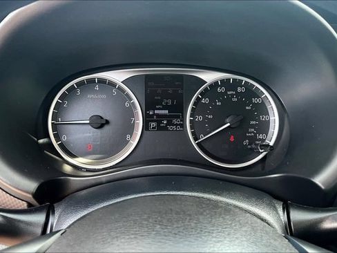 Used 2024 Nissan Kicks S FWD image 12