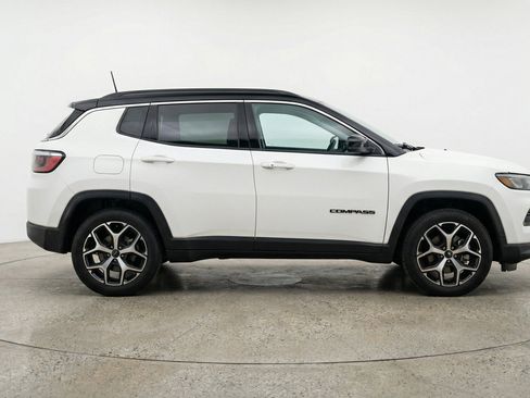 Used 2025 Jeep Compass Limited AWD/4WD image 11