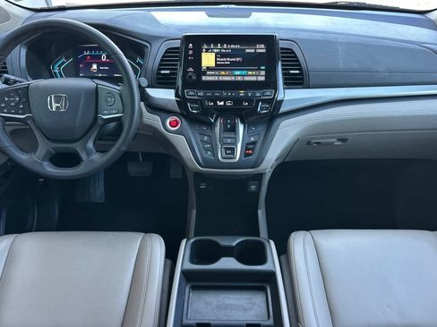 Used 2023 Honda Odyssey EX-L image 3