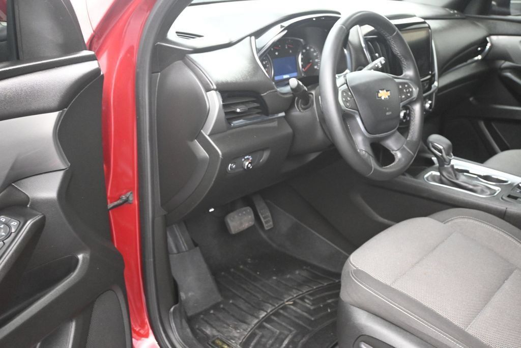 Used 2023 Chevrolet Traverse LT FWD image 10