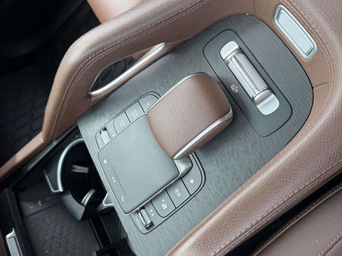 Used 2024 Mercedes-Benz GLS 450 4MATIC image 22