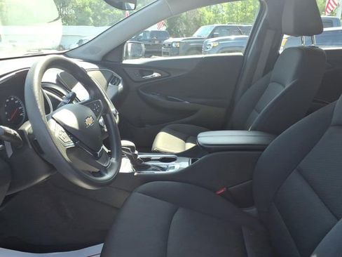 Used 2025 Chevrolet Malibu LT image 5