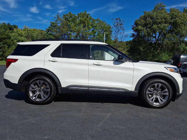 Used 2023 Ford Explorer XLT w/ Equipment Group 202A AWD/4WD image 10
