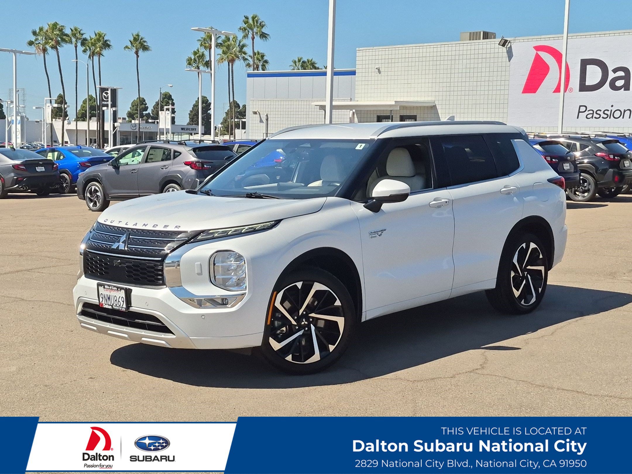 Used 2024 Mitsubishi Outlander SEL AWD/4WD image 1