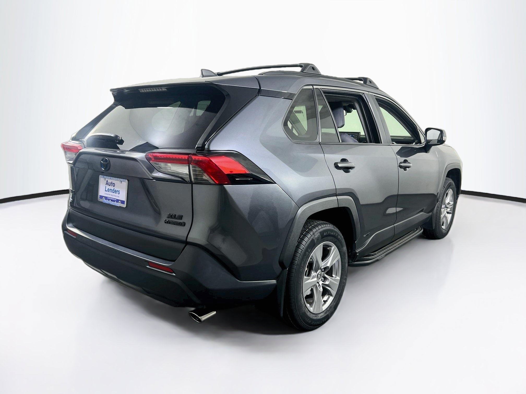 Used 2022 Toyota RAV4 XLE w/ Convenience Package AWD/4WD image 5