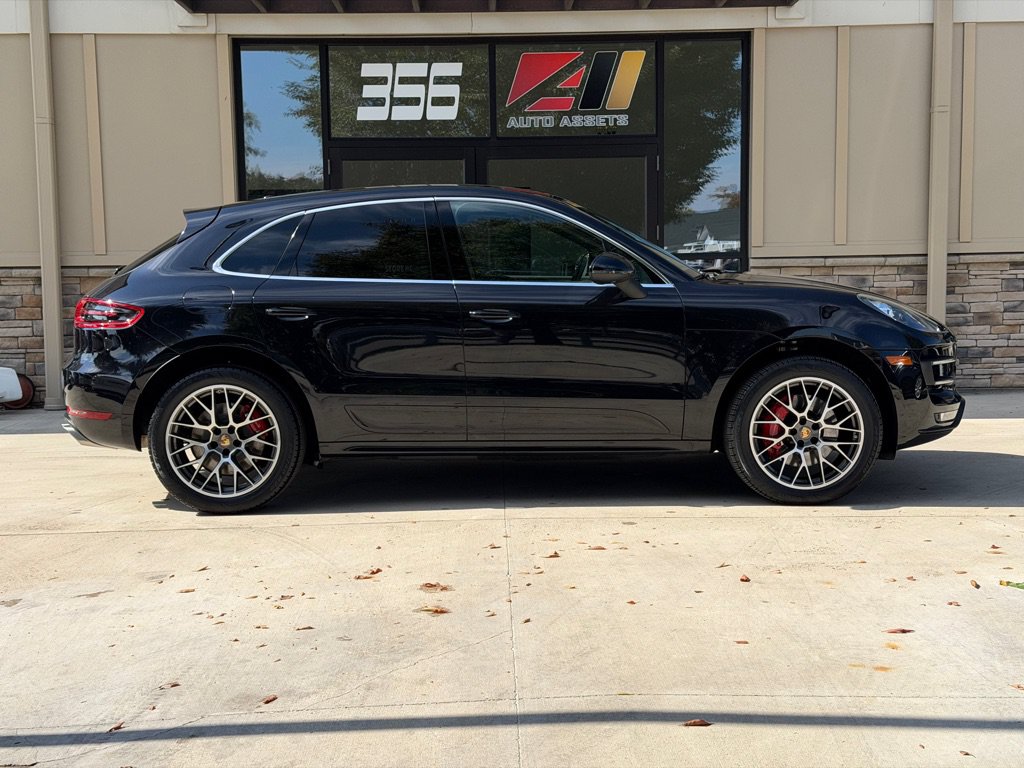 Used 2016 Porsche Macan Turbo AWD/4WD image 2