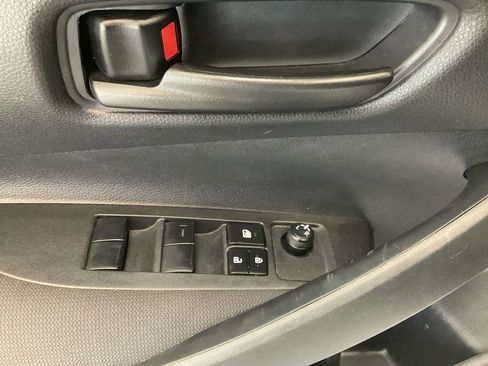 Used 2022 Toyota Corolla LE image 12