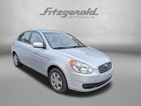 Used 2011 Hyundai Accent GLS FWD image 1
