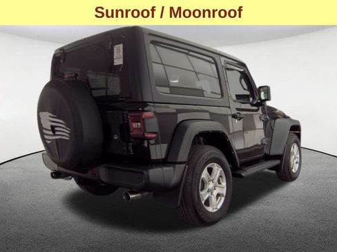 Used 2022 Jeep Wrangler Sport AWD/4WD image 5