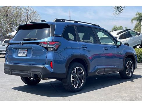 Used 2025 Subaru Forester Limited image 5