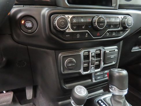 Used 2021 Jeep Wrangler Unlimited Sahara image 50