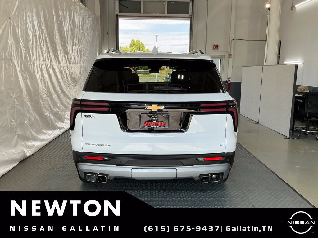 Used 2024 Chevrolet Traverse LT FWD image 5