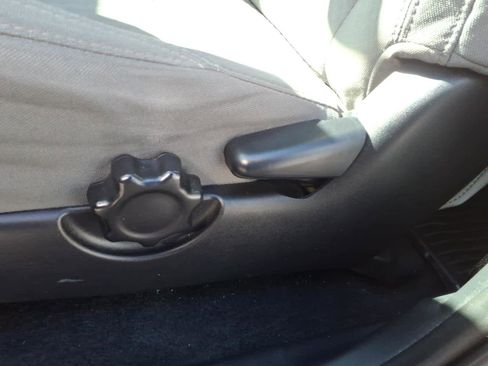 Used 2020 Toyota Tacoma SR image 11