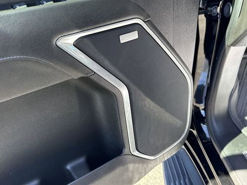 Used 2025 GMC Sierra 1500 SLT w/ SLT Premium Package image 16