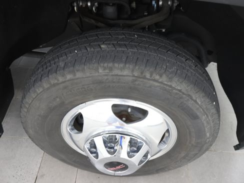 Used 2022 GMC Sierra 3500 Denali w/ Denali Ultimate Package AWD/4WD image 3