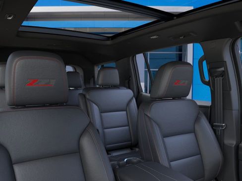New 2026 Chevrolet Traverse Z71 w/ Driver Confidence Package image 25