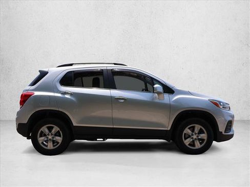 Used 2019 Chevrolet Trax LT w/ Driver Confidence Package AWD/4WD image 4