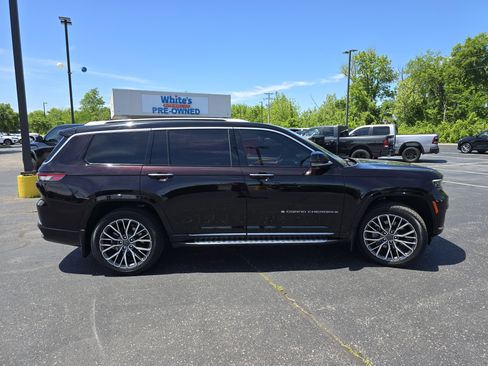 Used 2023 Jeep Grand Cherokee L Summit AWD/4WD image 24