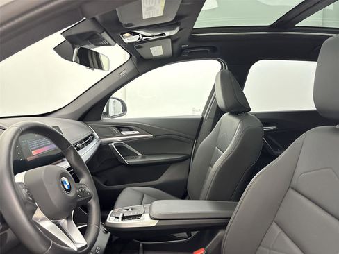 Used 2025 BMW X1 xDrive28i w/ Convenience Package image 24
