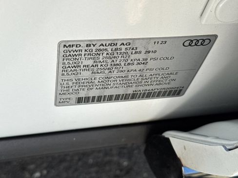 Used 2024 Audi SQ5 Premium Plus w/ Premium Plus Package AWD/4WD image 39