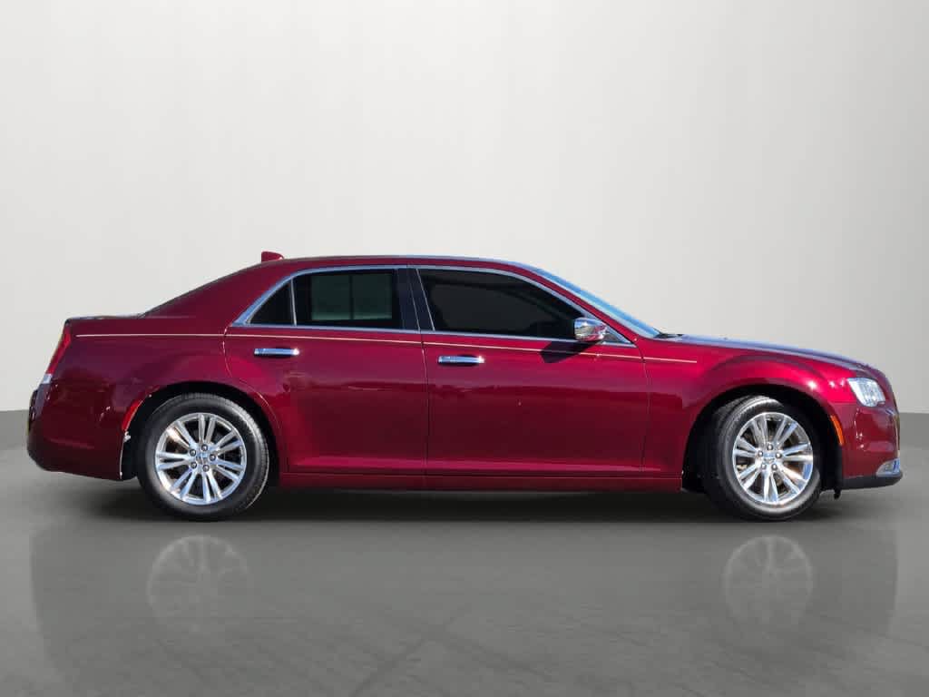 Used 2017 Chrysler 300 C w/ Safetytec Plus Group RWD image 7