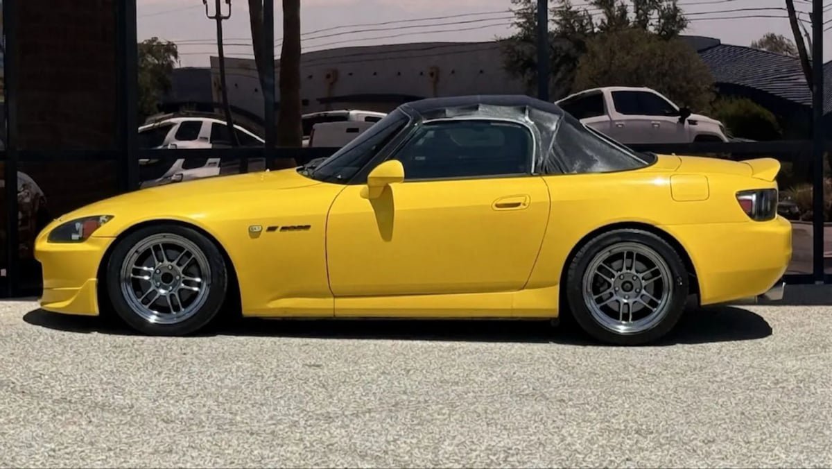Used 2002 Honda S2000 image 9