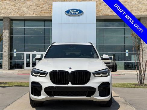 Used 2023 BMW X5 M50i w/ Parking Assistance Package AWD/4WD image 2
