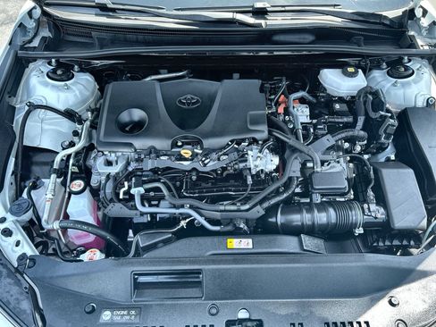 Used 2025 Toyota Camry SE w/ Convenience Package FWD image 17