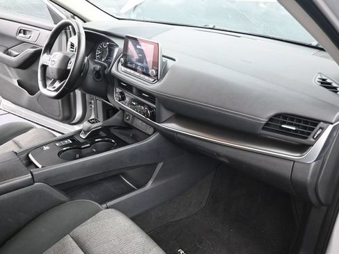 Used 2025 Nissan Rogue SV FWD image 29