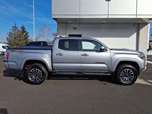 Used 2020 Toyota Tacoma TRD Sport image 7