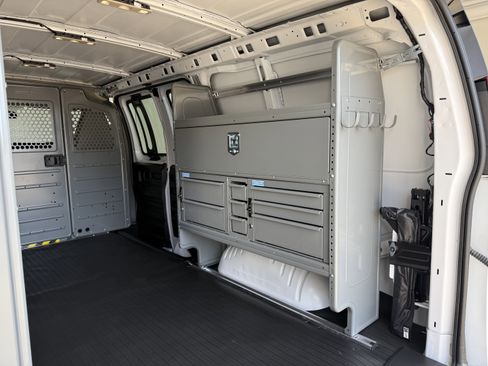 New 2025 Chevrolet Express 3500 w/ Driver Convenience Package image 38