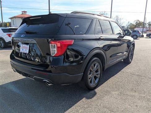 Used 2023 Ford Explorer XLT w/ Equipment Group 202A image 4