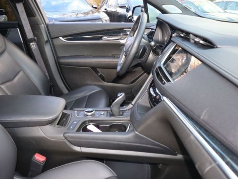 Used 2025 Cadillac XT5 Premium Luxury image 25