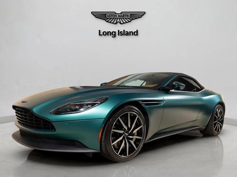Used 2023 Aston Martin DB11 Volante image 2