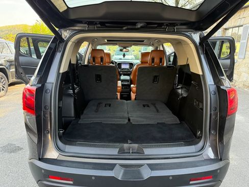 Used 2018 GMC Acadia SLT AWD/4WD image 24
