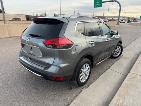 Used 2017 Nissan Rogue SV image 5