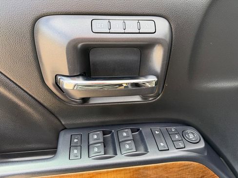 Used 2017 Chevrolet Silverado 1500 LTZ image 18