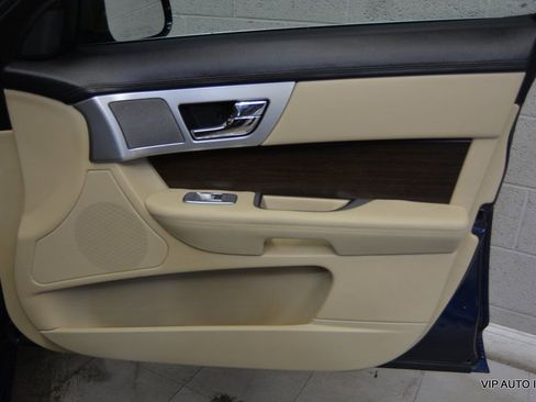 Used 2012 Jaguar XF image 8