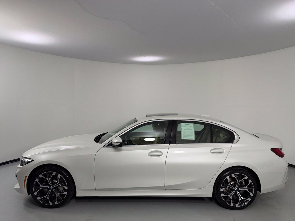 Used 2025 BMW 330i xDrive Sedan w/ Convenience Package AWD/4WD image 4