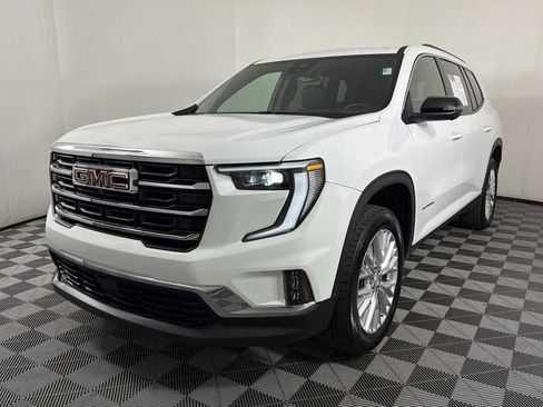 Used 2024 GMC Acadia Elevation AWD/4WD image 3