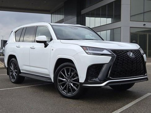 Used 2023 Lexus LX 600 F Sport image 2