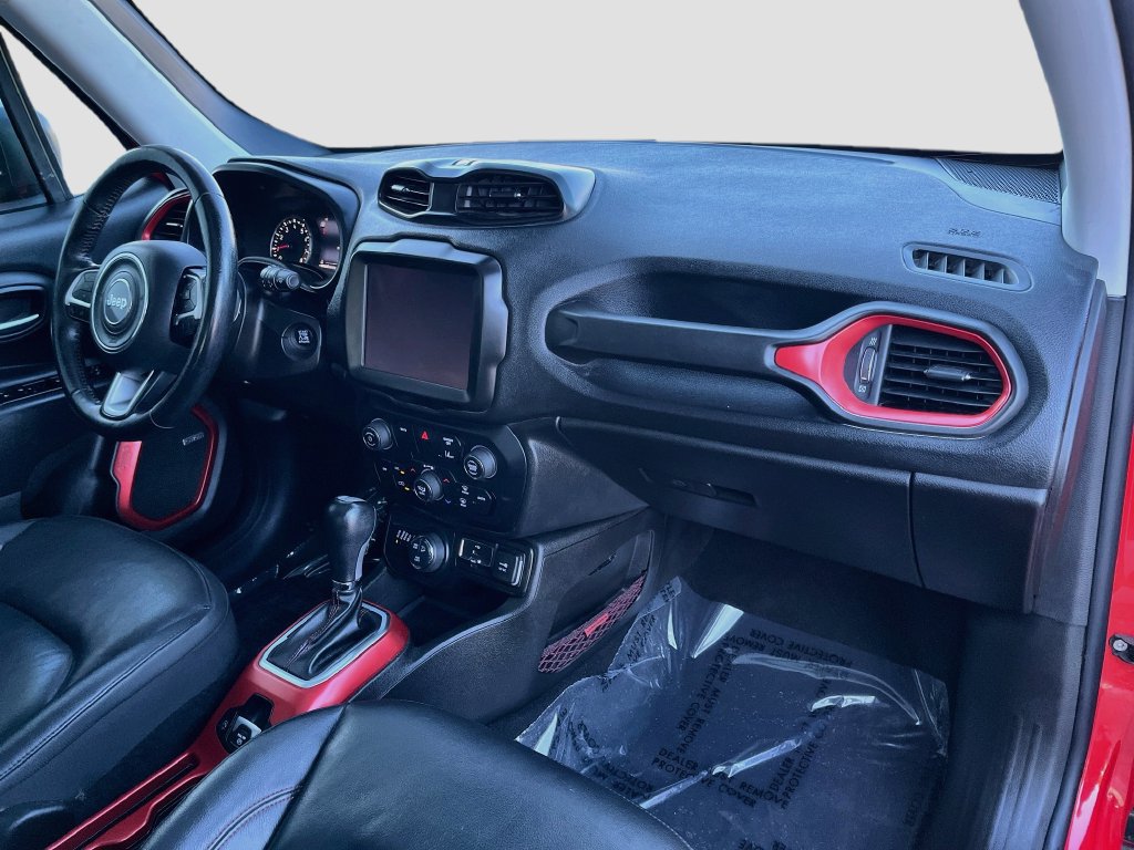 Used 2021 Jeep Renegade Trailhawk w/ Sun & Sound Group AWD/4WD image 29