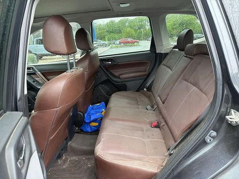 Used 2018 Subaru Forester 2.5i Touring AWD/4WD image 10