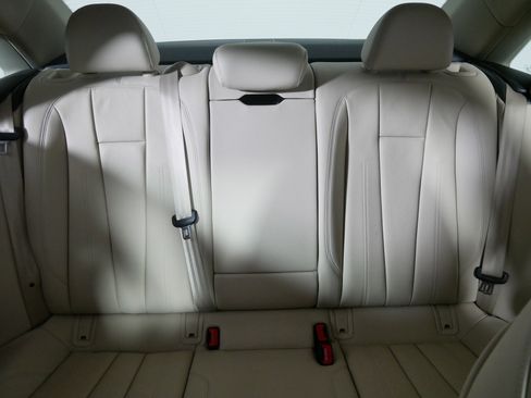 Used 2019 Audi A4 2.0T Premium Plus image 13