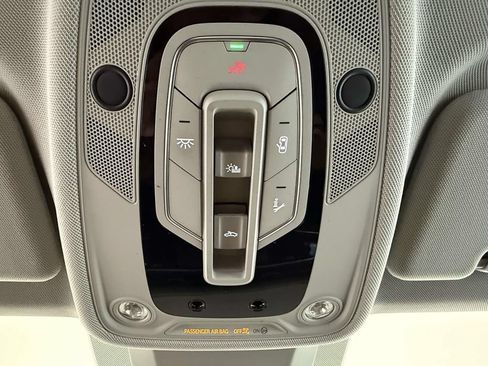 Used 2021 Audi Q8 Prestige AWD/4WD image 27