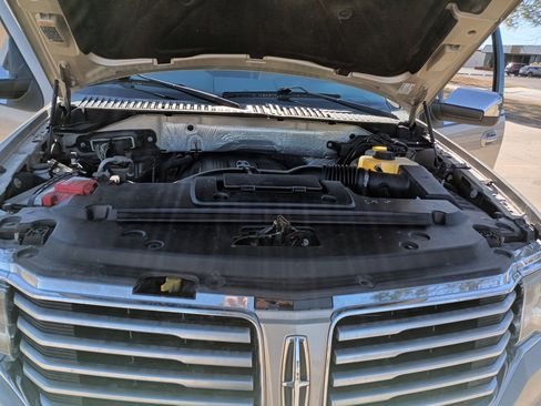 Used 2017 Lincoln Navigator L Select image 36