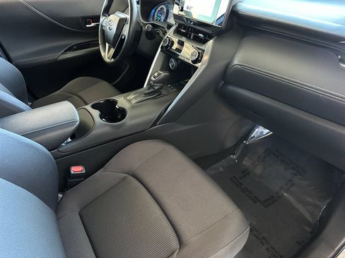 Used 2024 Toyota Venza LE AWD/4WD image 15